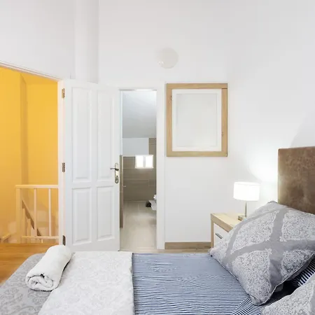 Moderne Mit Meerblick Und Pool Apartment *