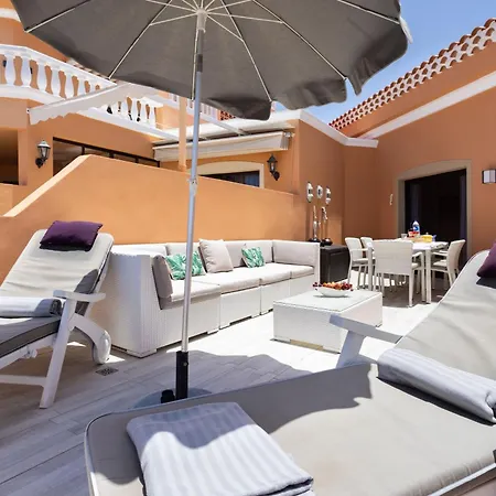 Moderne Mit Meerblick Und Pool Apartment