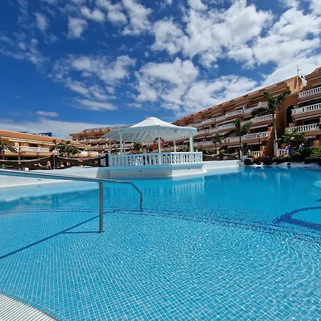 Apartment Moderne Mit Meerblick Und Pool